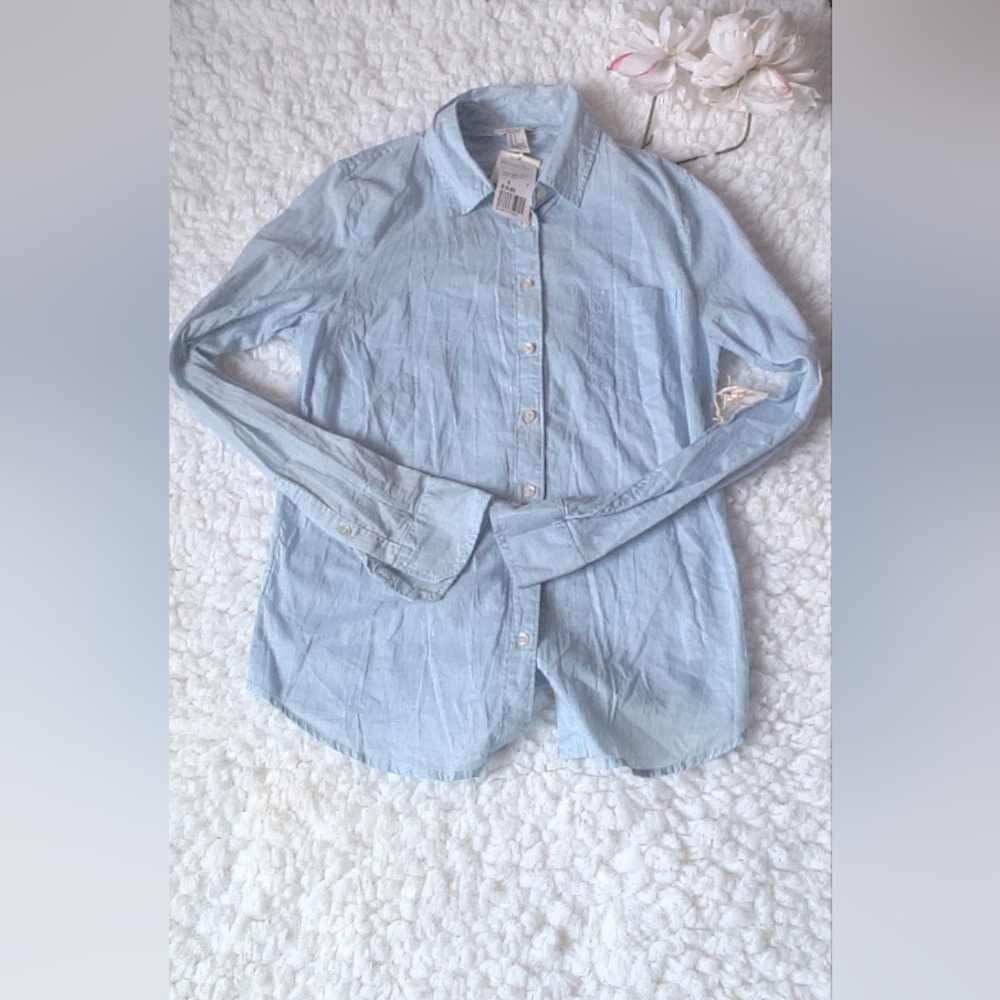 Forever 21 Light Blue Button-Down Shirt Size S